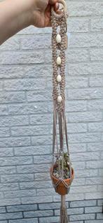 Zelfgemaakte macramé plantenhanger, Huis en Inrichting, Kamerplanten, Ophalen of Verzenden, Overige soorten, 100 tot 150 cm