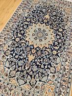 Vintage handgeknoopt perzisch tapijt nain w05x120, Tweedehands, 100 tot 150 cm, Perzisch, 200 cm of meer