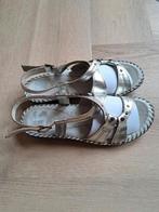 DAMES SCHOENEN MAAT 37 NIEUW MET HIELBAND KLEUR ZILVER, Ophalen of Verzenden, Nieuw, Overige kleuren