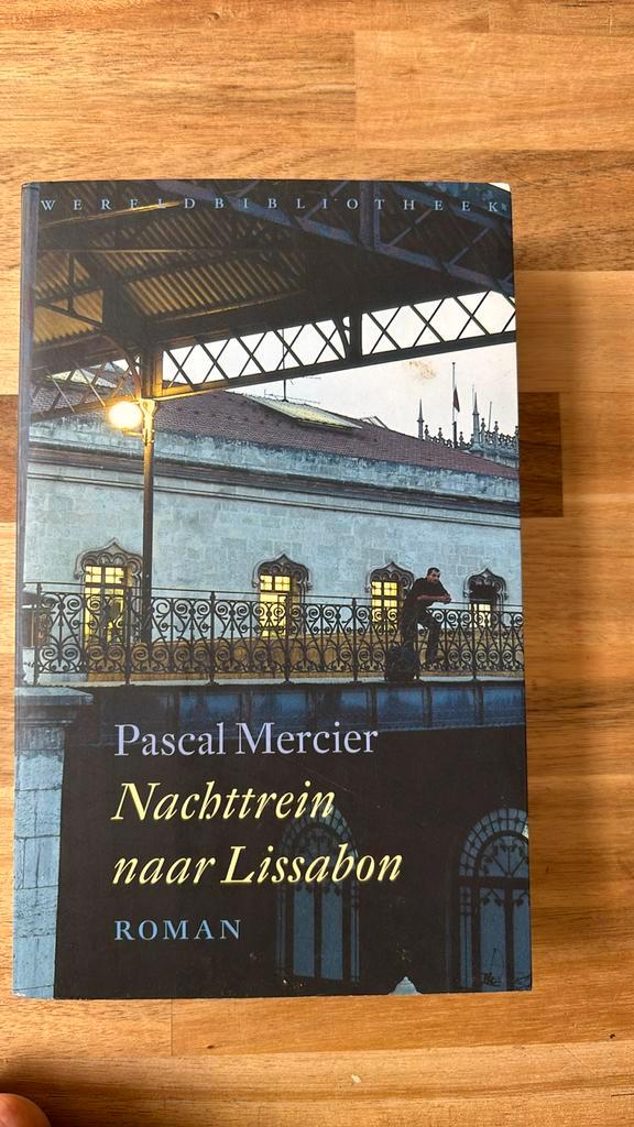 Pascal Mercier - Nachttrein naar Lissabon, Boeken, Literatuur, Zo goed als nieuw, Nederland, Ophalen of Verzenden