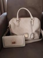 GUESS tas en portemonnee, Ophalen of Verzenden, Zo goed als nieuw, Beige