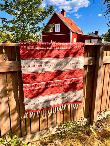 Zweeds vloerkleed beschikbaar voor biedingen