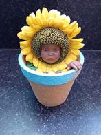 Anne Geddes beeld in doos Babies are full of surprises 10cm, Verzamelen, Beelden en Beeldjes, Ophalen of Verzenden, Nieuw