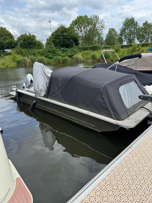 Karper boot, Watersport en Boten, Vis- en Consoleboten, Zo goed als nieuw, 50 tot 70 pk, 6 meter of meer, Benzine, Buitenboordmotor