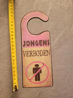Jongens Verboden Deurhanger - Vintage Stijl, Huis en Inrichting, Woonaccessoires | Tekstborden en Spreuken, Ophalen of Verzenden