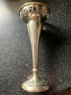 Te koop 2 antieke Engels zilveren bloem vaasjes, Ophalen of Verzenden
