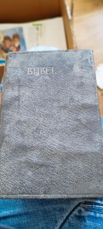 Oude Bijbel - Ouden en Nieuwen Testaments beschikbaar voor biedingen