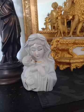 Porseleinen Maria met kind pastel tinten beschikbaar voor biedingen