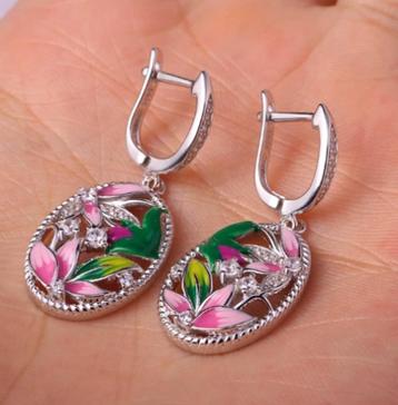 Lotusbloemen 925 sterling zilveren set met zirkonen beschikbaar voor biedingen