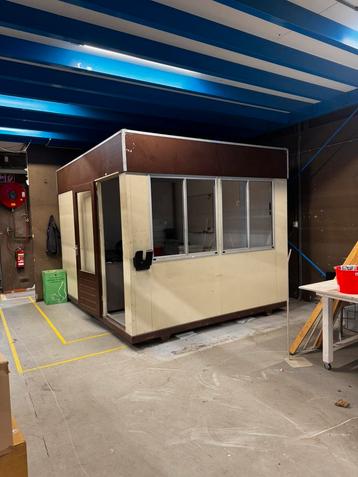 Kantoorunit werfkeet 3.70 x 3.00 m beschikbaar voor biedingen