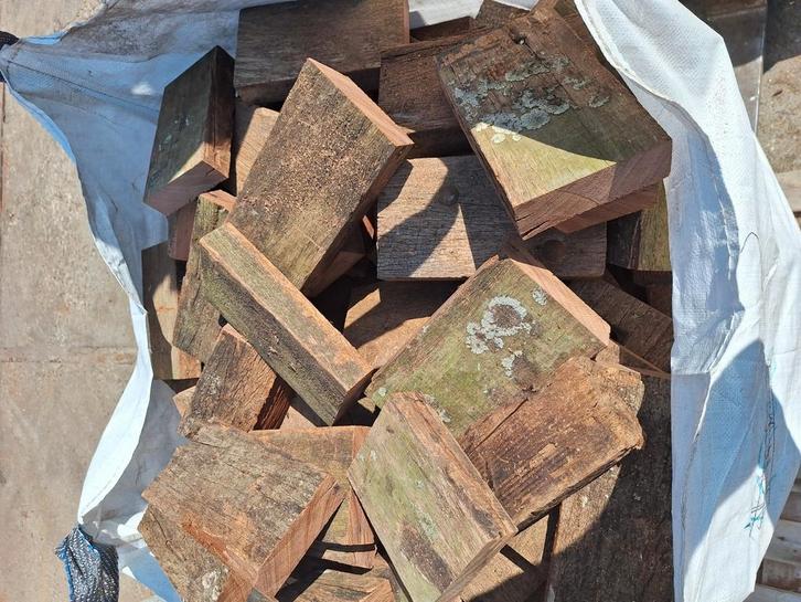 Openhaardhout, azobe blokken3, Tuin en Terras, Haardhout, Blokken, Overige houtsoorten, Minder dan 3 m³, Ophalen