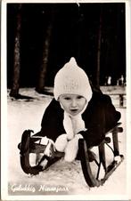 Gelukkig Nieuwjaar - Oude nieuwjaarskaart kind slee (1959), Ophalen of Verzenden, 1940 tot 1960, Gelopen, Kinderen