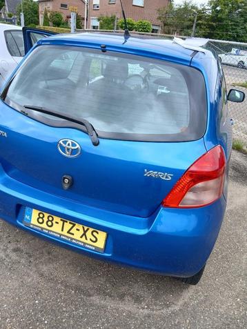 Toyota Yaris 1.0 12V Vvt-i 3DR 2007 lees tekts aub beschikbaar voor biedingen