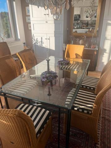 Unieke design tafel. Zwaar glas/ijzer. Op-maat gemaakt beschikbaar voor biedingen