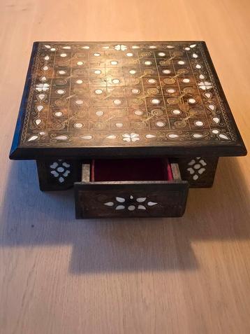 Antieke Ottomaanse schaaktafel / bord met lade €125 !! beschikbaar voor biedingen