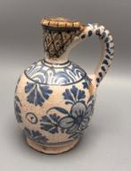 Antiek Delfts aardewerk kannetje met bloemmotief, Antiek en Kunst, Ophalen of Verzenden