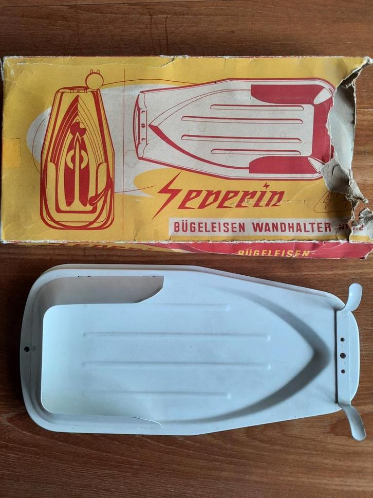 Severin vintage wandhouder voor strijkijzer, Huis en Inrichting, Keuken | Keukenbenodigdheden, Nieuw, Ophalen of Verzenden