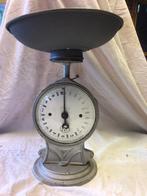 Antieke weegschaal met emaille cijferplaat., Witgoed en Apparatuur, Keukenweegschaal, Analoog, Ophalen of Verzenden, 500 gram of grover