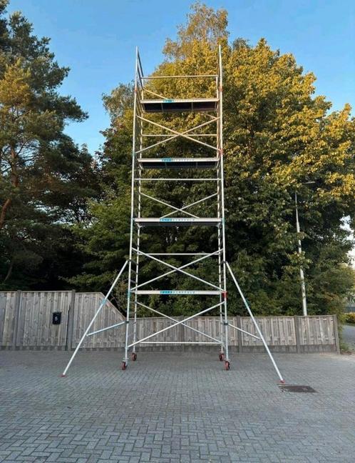 Rolsteiger huren / te huur inclusief aanhanger 10,2 meter, Doe-het-zelf en Verbouw, Steigers, Zo goed als nieuw, Rolsteiger of Kamersteiger