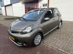 Toyota Aygo 1.0 VVT-i Aspiration LUXE |1E EIG |GROTE BEURT |, Auto's, Voorwielaandrijving, Euro 5, Zwart, Bruin