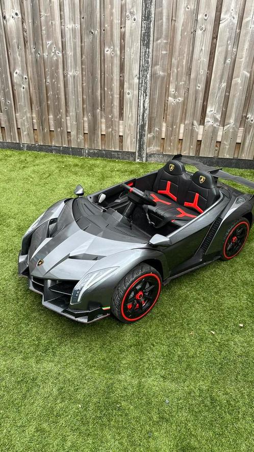 Elektrische kinderauto Lamborghini Veneno, Kinderen en Baby's, Speelgoed | Buiten | Accuvoertuigen, Zo goed als nieuw, Ophalen