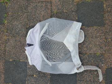 Vliegenmasker beschikbaar voor biedingen