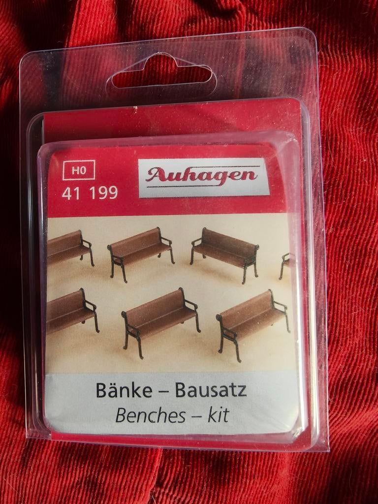 Auhagen Bankjes - 8 stuks - H0, Overige merken, Gelijkstroom of Wisselstroom, Overige typen, Nieuw