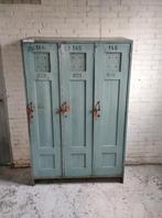 Oude houten ondiepe kast lockerkast in grijsblauw 3 deuren, Ophalen of Verzenden