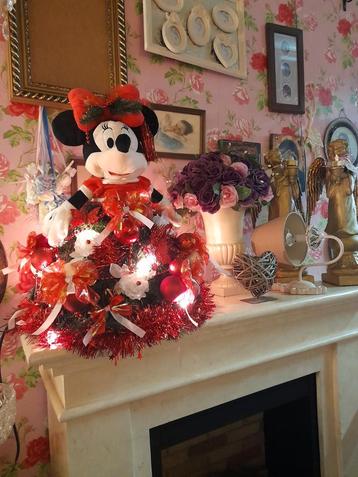 Kerst pop minnie mouse geheel compleet met verlichting  beschikbaar voor biedingen