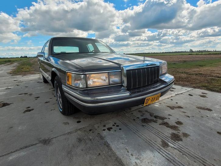 Lincoln Town Car 4.6 AUT U9 1992 Grijs v8, Auto's, Lincoln, Bedrijf, Town Car, Benzine, Sedan, Automaat, Origineel Nederlands