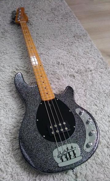Sire Marcus Miller Z3 Sparkle Black NIEUW! 350 euro. beschikbaar voor biedingen