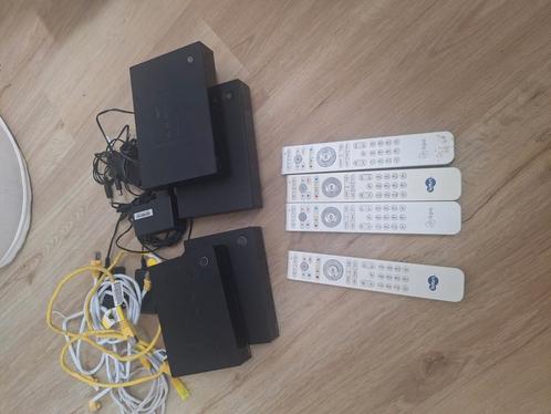 Tv decoders 2 x Arris VIP2952 V2 en 2 x Arcadyan HMB2260, Audio, Tv en Foto, Mediaspelers, Zo goed als nieuw, Zonder harde schijf
