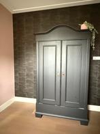 Antieke Franse kledingkast, Huis en Inrichting, Ophalen, Zo goed als nieuw, 25 tot 50 cm