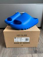 Adidas Yeezy Slide Azure maat 43, Nieuw, Blauw, Slippers, Ophalen of Verzenden