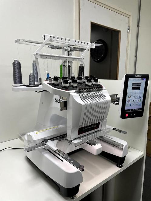Borduurmachine PR 1050x, Hobby en Vrije tijd, Borduren en Borduurmachines, Zo goed als nieuw, Borduurmachine, Machineborduren