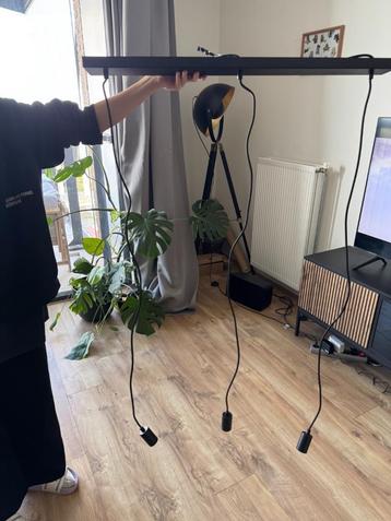 Industriële hanglamp beschikbaar voor biedingen