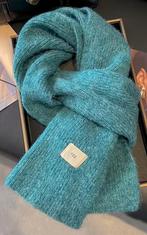 Wollen sjaal in mooie groene kleur, NIEUW, Kleding | Dames, Mutsen, Sjaals en Handschoenen, Ophalen of Verzenden, Nieuw, Maat 38/40 (M)