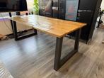 Mooie stijgerhouten tafel gelakt met stalen poten, Huis en Inrichting, Tafels | Eettafels, Ophalen, 50 tot 100 cm, Zo goed als nieuw