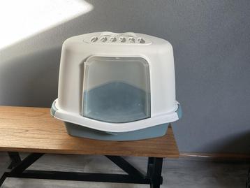 Hoek kattenbak beschikbaar voor biedingen