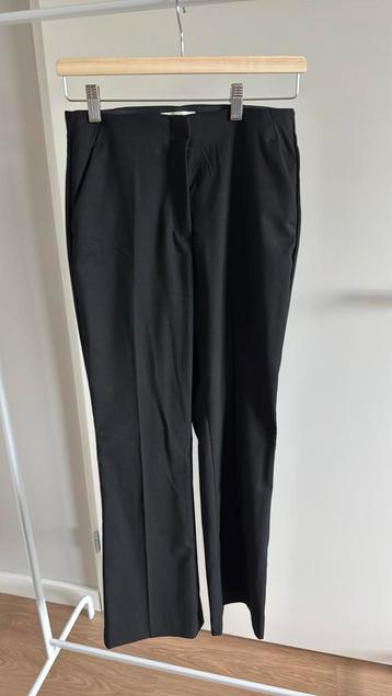 Pantalon maat 36 beschikbaar voor biedingen