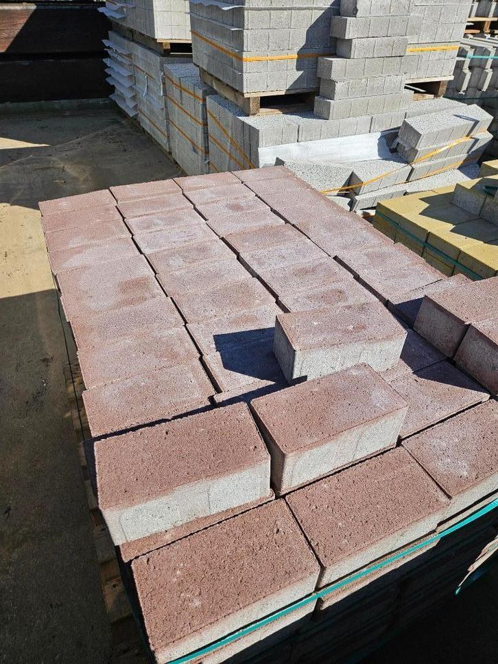 Ruim 60 m2 nieuwe verharding 30x15x8cm, Tuin en Terras, Tegels en Klinkers, Nieuw, Klinkers, Beton, Ophalen
