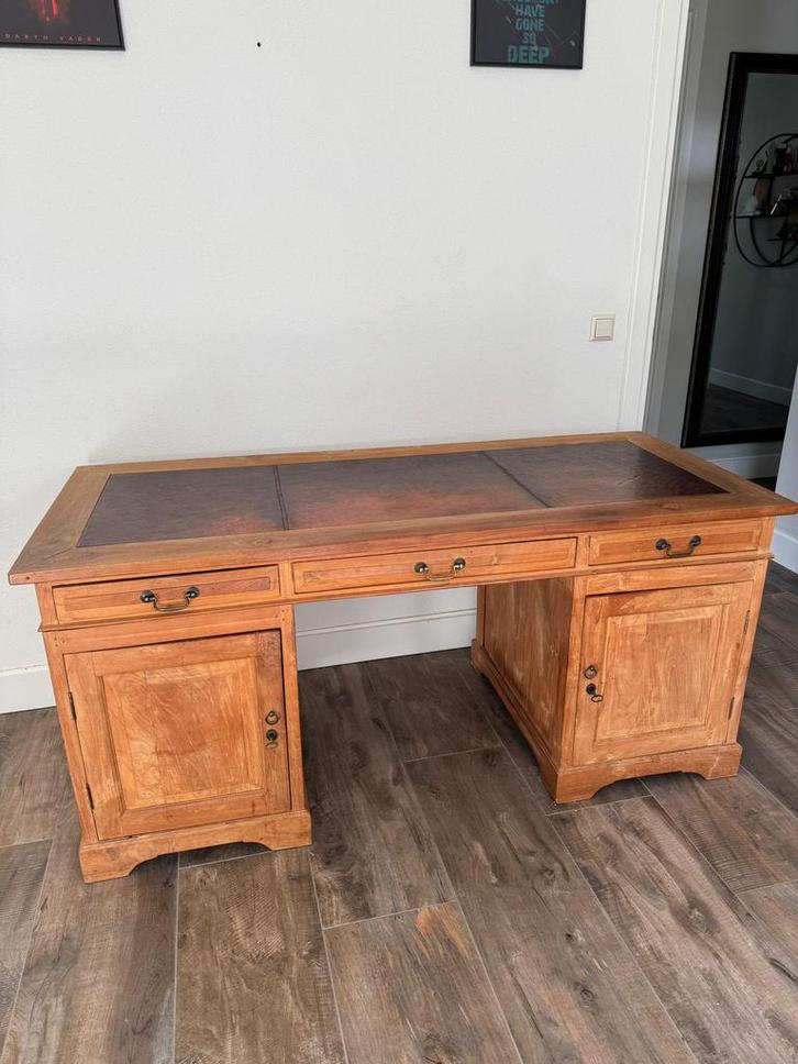 Klassiek teakhout bureau, Huis en Inrichting, Bureaus, Gebruikt, Bureau, Ophalen