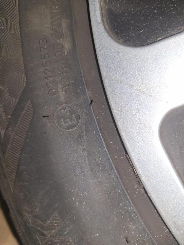 winterbanden peugeot 5008, Auto-onderdelen, Banden en Velgen, Band(en), Winterbanden, 16 inch, 205 mm, Personenwagen, Gebruikt