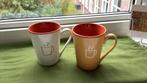 2 bekers/mokken. Create just mugs. Okergeel en roomwit, Ophalen of Verzenden, Zo goed als nieuw, Overige stijlen, Kop(pen) en/of Schotel(s)