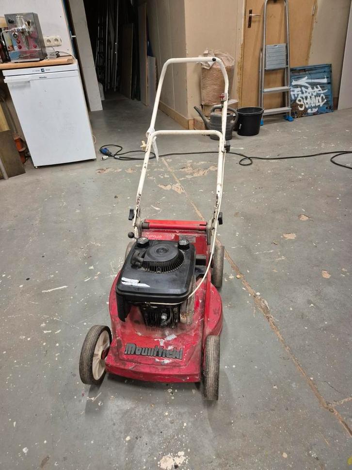 Benzine grasmaaier - goed lopend, Tuin en Terras, Grasmaaiers, Gebruikt, Benzine-grasmaaier, 50 cm of meer, Cirkelmaaier, Opvangzak