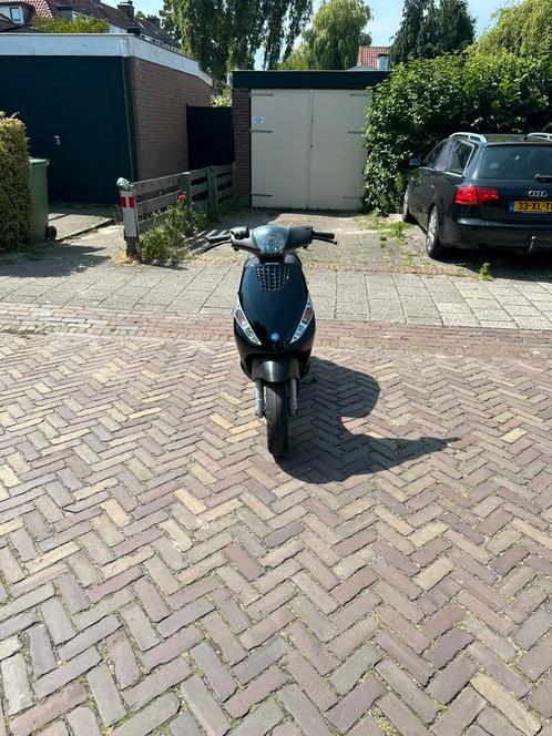 Piaggio zip 50cc 2takt 2015, Fietsen en Brommers, Scooters | Piaggio, Zo goed als nieuw, Zip, Maximaal 45 km/u, Benzine, Ophalen
