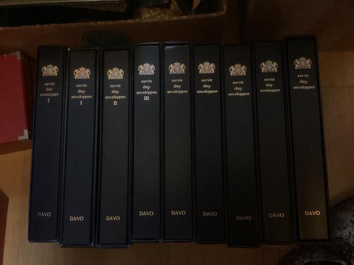 Gebruikt luxe gewatteerde Davo met cassette 20,00 euro en, Postzegels en Munten, Postzegels | Toebehoren, Verzamelalbum, Ophalen