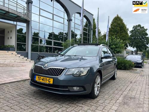 Skoda Superb Combi 2.0 TDI Elegance aut DSG ,panorama,leer, Auto's, Skoda, Bedrijf, Te koop, Superb, ABS, Airbags, Airconditioning