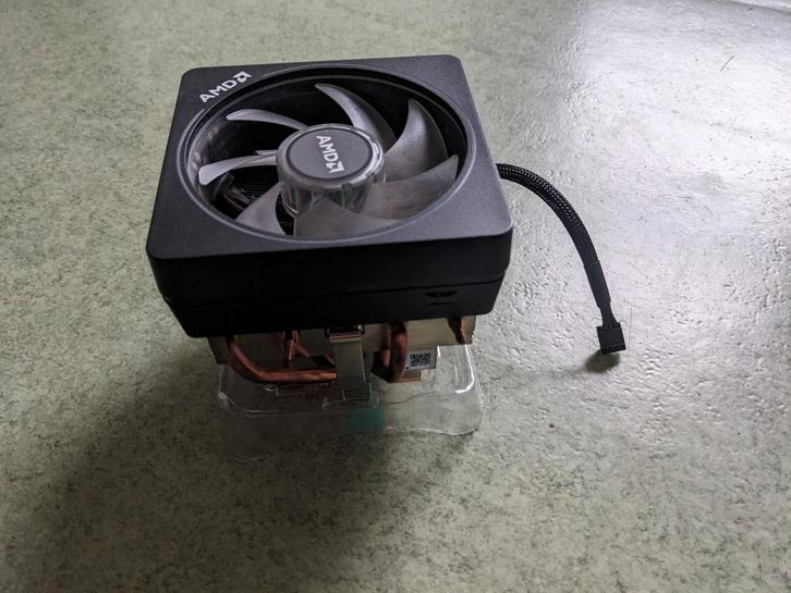 AMD Wraith Prism RGB CPU Koeler - Zgan, Computers en Software, Computerkoelers, Zo goed als nieuw, Luchtkoeling, Ophalen of Verzenden