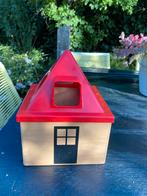 Houten huisje met ingang op dak, Kinderen en Baby's, Ophalen, Zo goed als nieuw